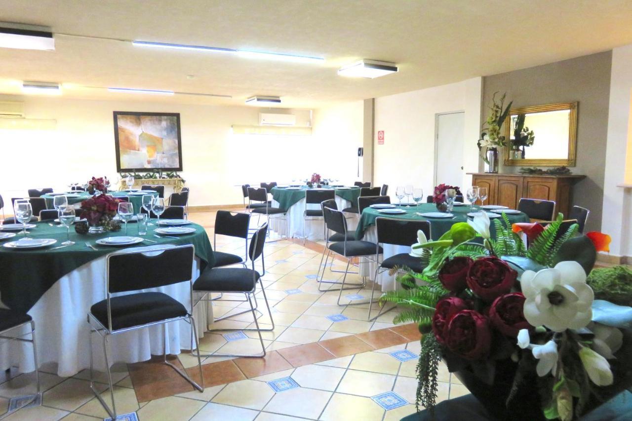 Hotel Huizache ซัลติโญ ภายนอก รูปภาพ