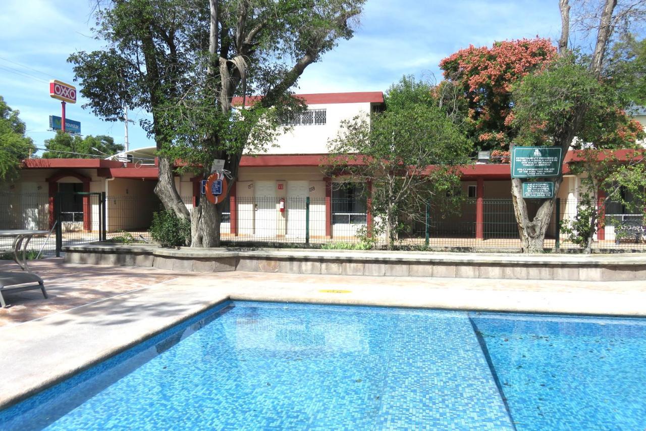 Hotel Huizache ซัลติโญ ภายนอก รูปภาพ