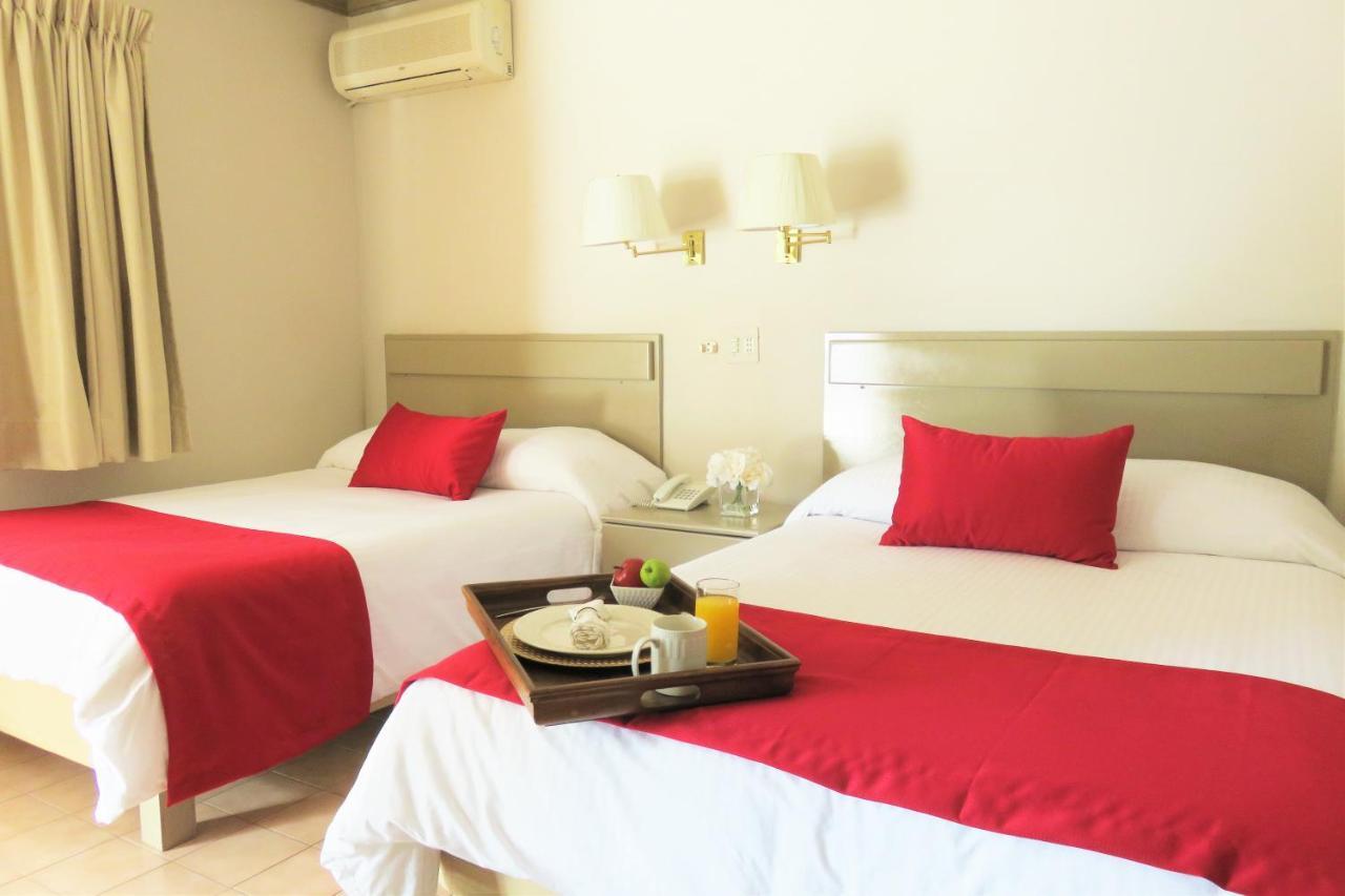 Hotel Huizache ซัลติโญ ภายนอก รูปภาพ